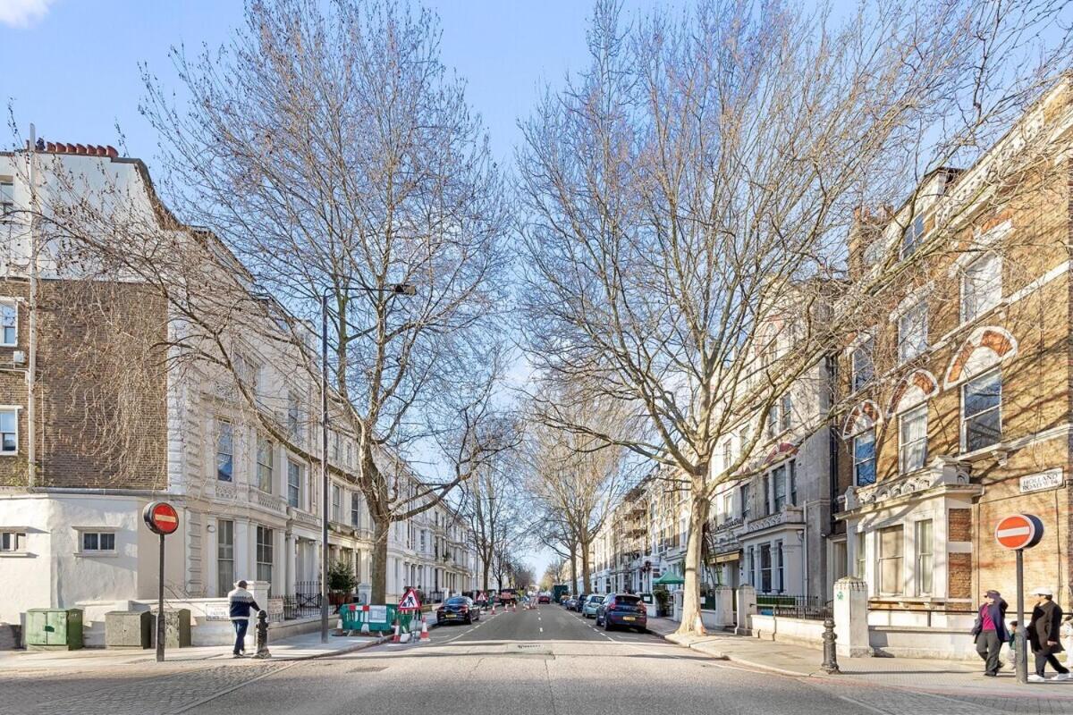 Balcony Blue Theme 1 Bedroom Central London Luxury Flat Near Hyde Park! Accommodates Up To 6! Double Sofa Bed And Next To Station! Exterior photo